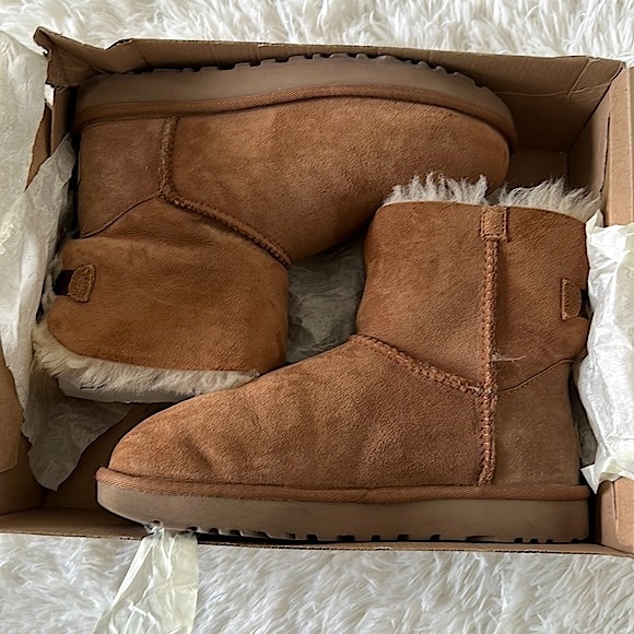 UGG Shoes - Ugg Chestnut Mini Bailey Bow II Boots
